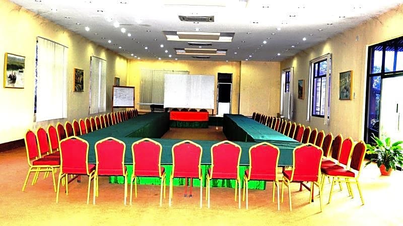 Chitwan Paradise Hotel