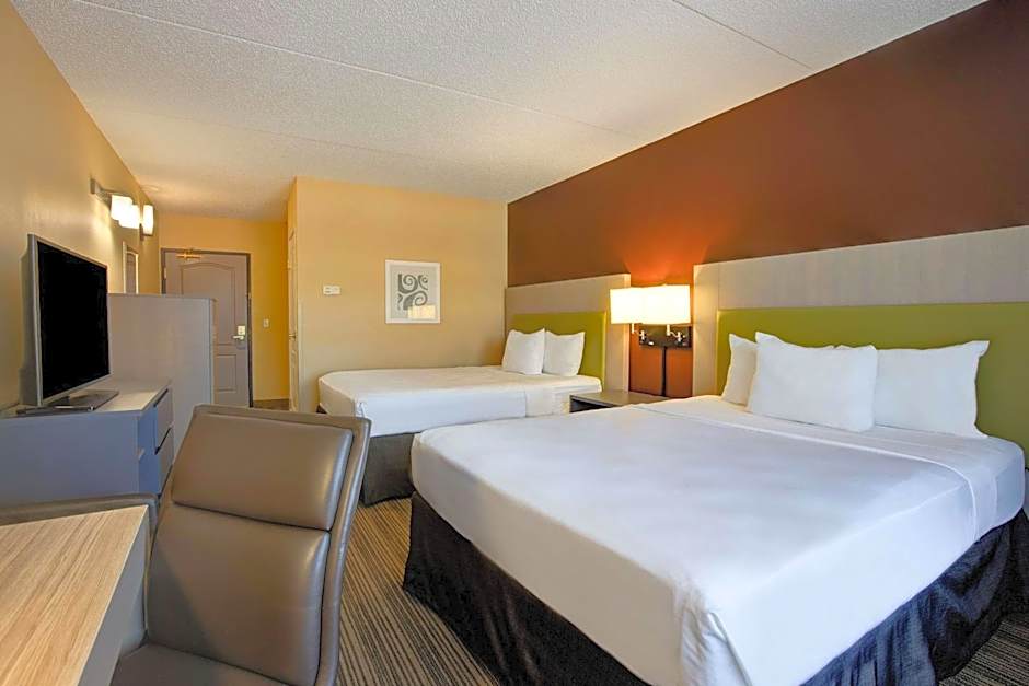 Comfort Inn & Suites St. Paul Northeast