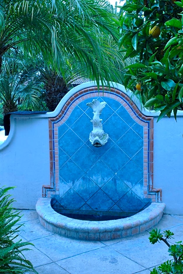 Casa Del Mar Inn