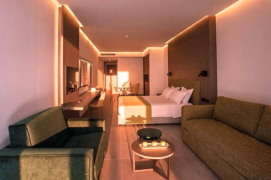 Cavo Maris Beach Hotel