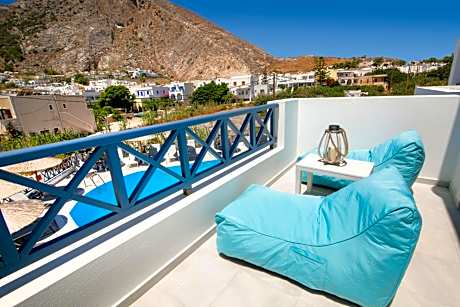 Junior Suite with Pool View