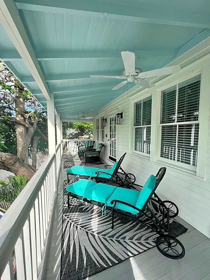 The Porch on Frances Inn - Adults Exclusive
