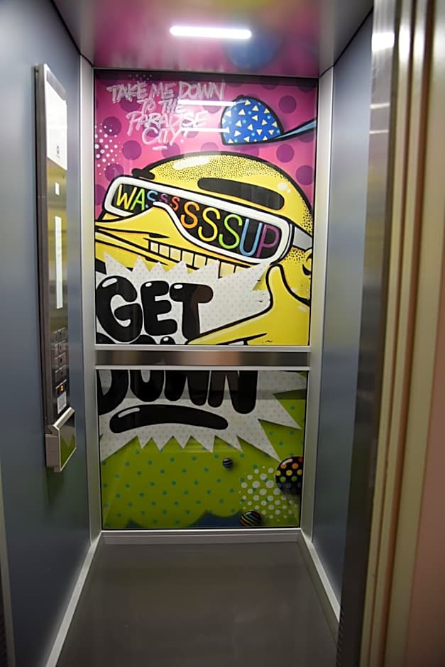 Airfield Living - Airport