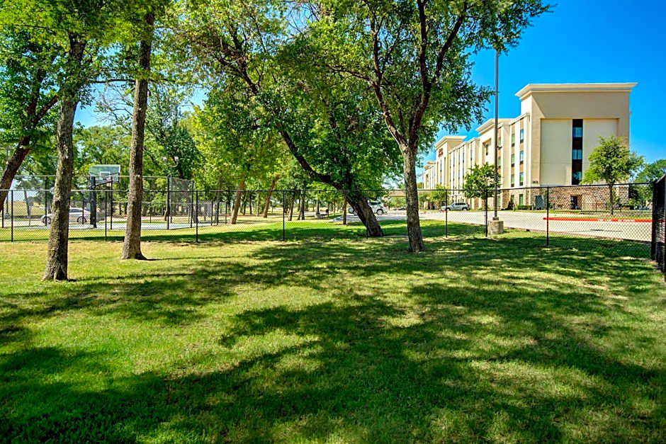 Hampton Inn By Hilton And Suites Dallas Plano East Tx
