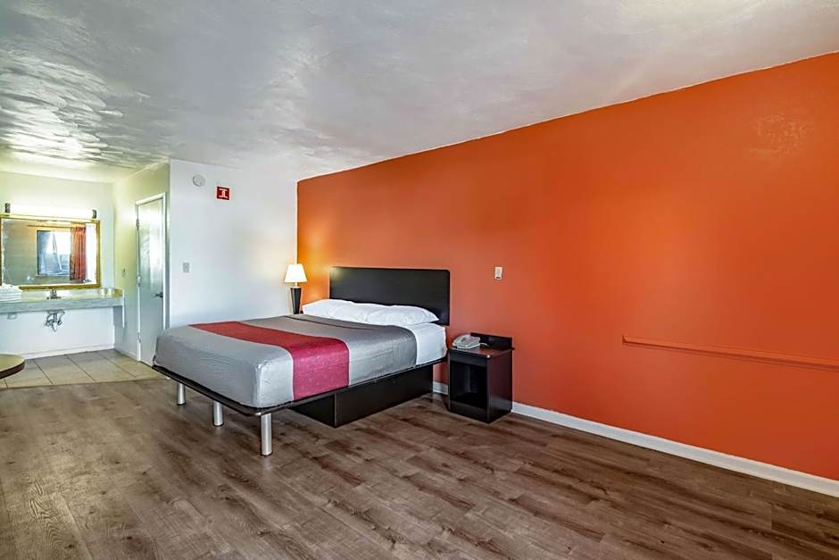 Motel 6-Portsmouth, VA