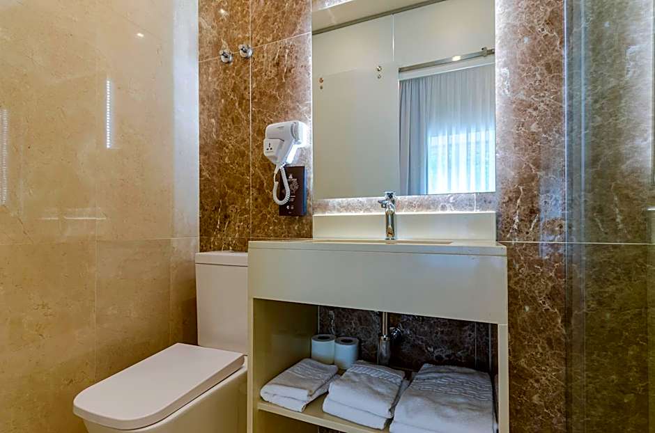 Avenida Park Residence