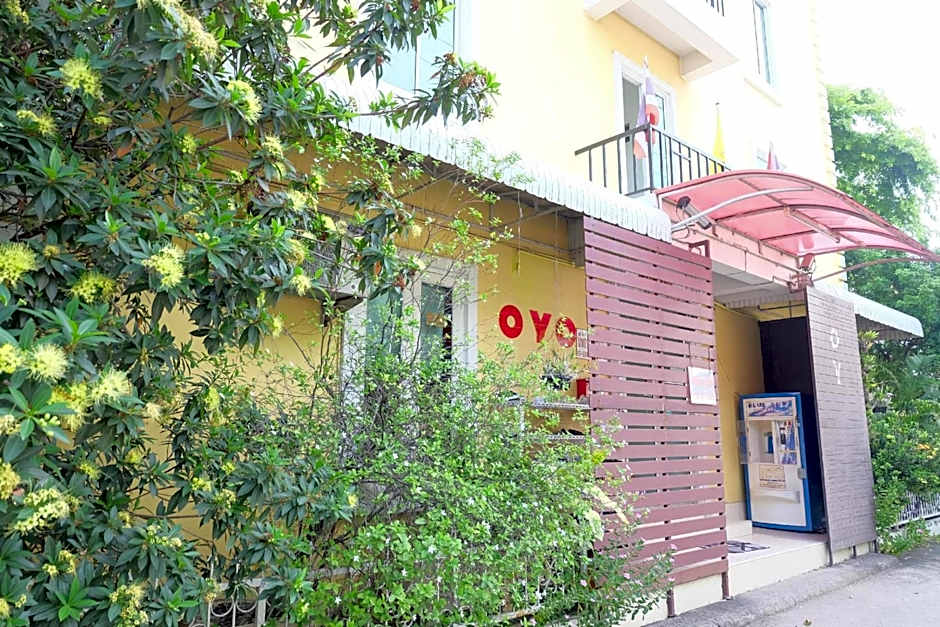 OYO 75429 '101 place navanakorm'