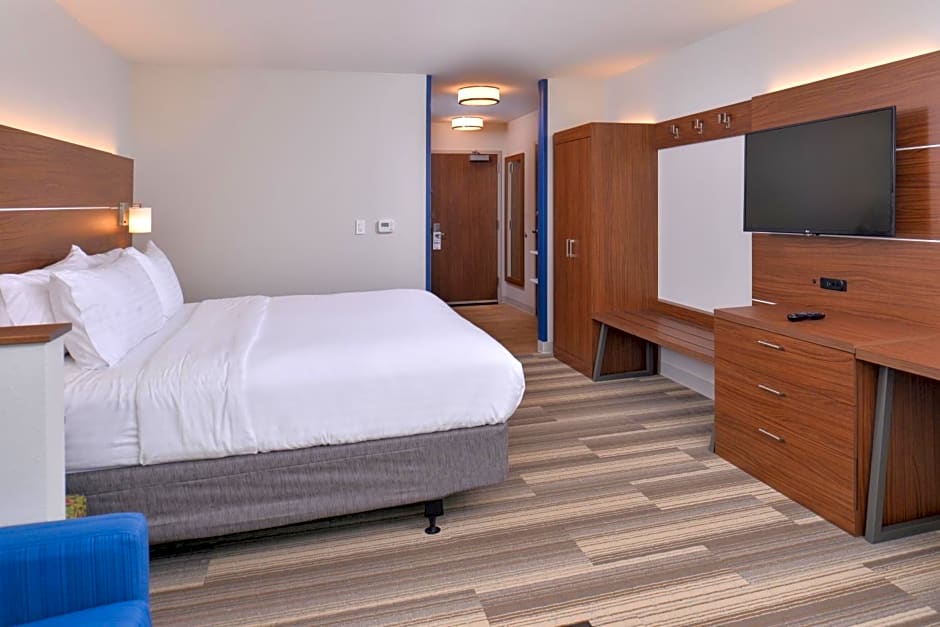 Holiday Inn Express & Suites OMAHA AIRPORT