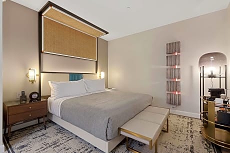 Deluxe King Room