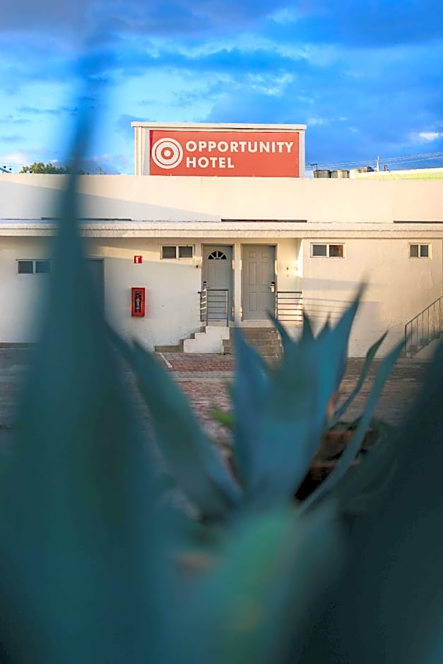 Opportunity Leon