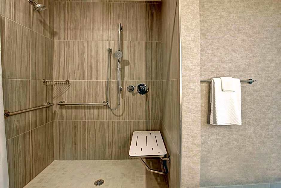 Embassy Suites By Hilton Rockford Riverfront