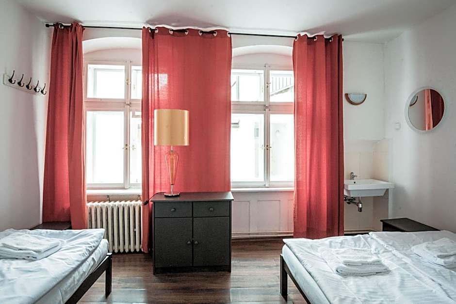 Charles Bridge Hostel & Apartments