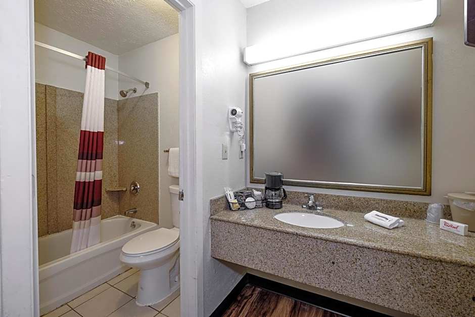 Red Roof Inn Edgewood