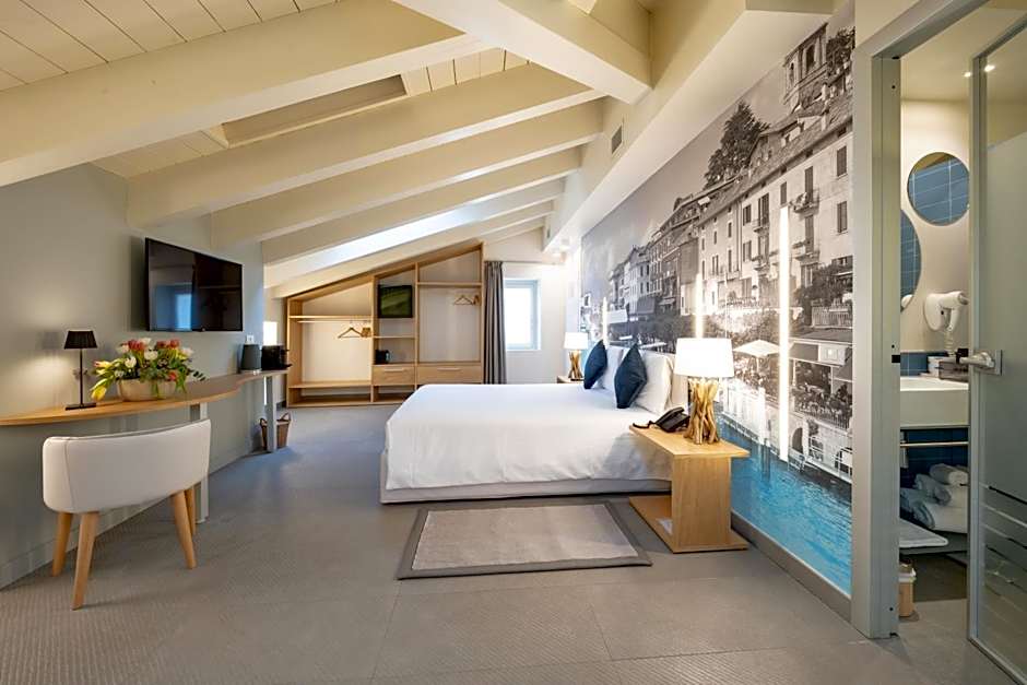 Avenue Hotel