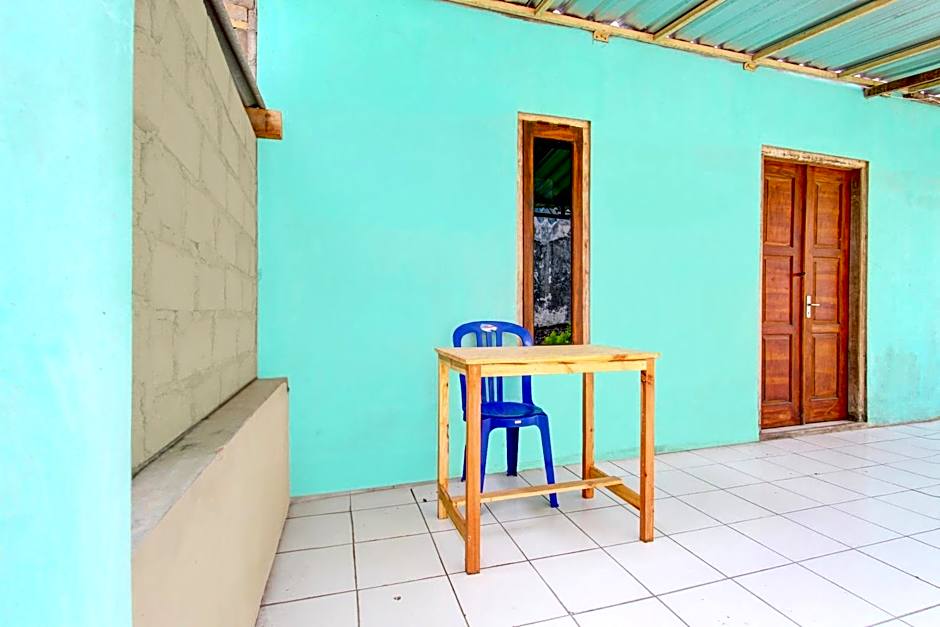 SPOT ON 93324 Hadi Homestay Syariah