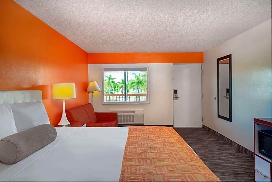 Howard Johnson by Wyndham Vero Beach/I-95