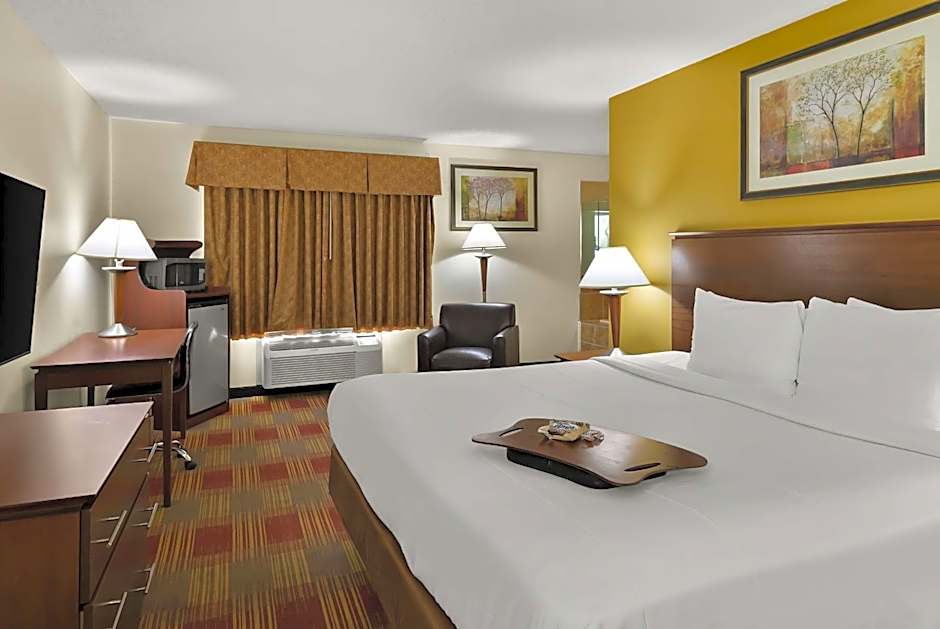 Best Western Lakewood Inn