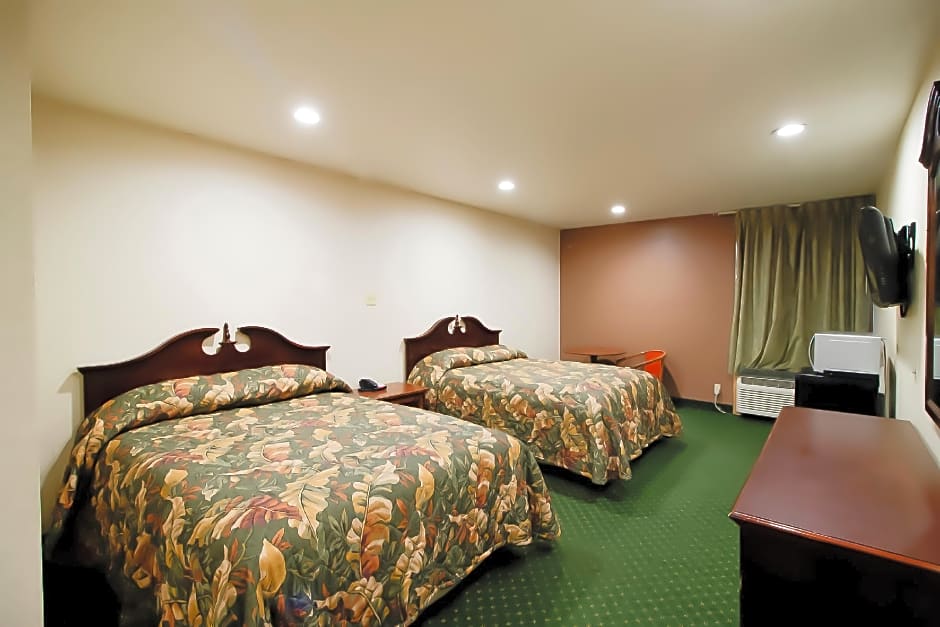 OYO Pinewood Inn & Suites Silsbee