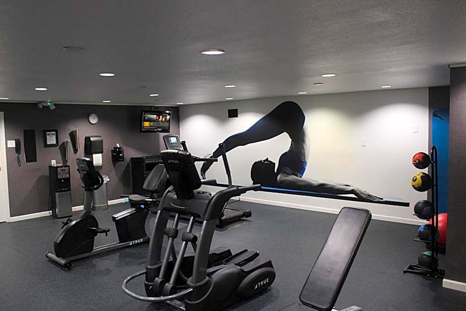 Clarion Pointe Marshall