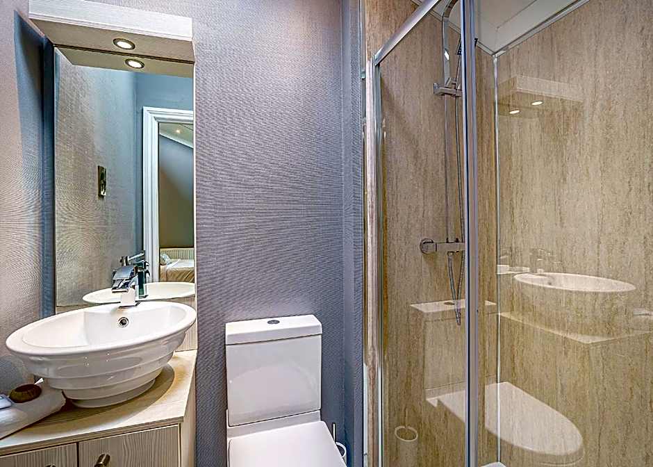 Ladera Retreat Lodges