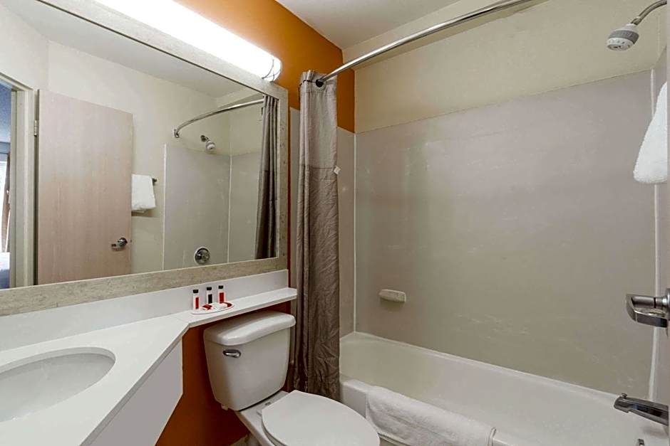 Days Inn by Wyndham Florence Cincinnati Area
