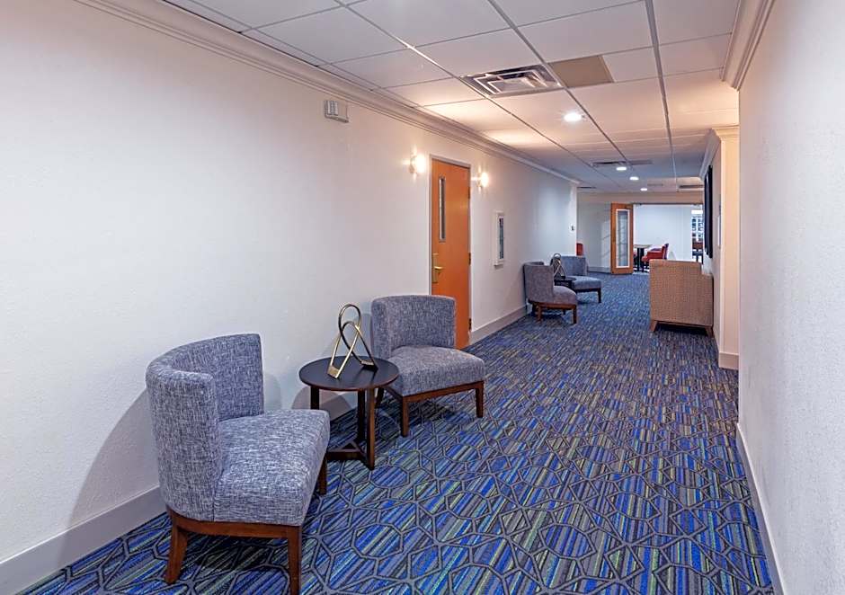 Holiday Inn Express Hotel and Suites Jenks By IHG