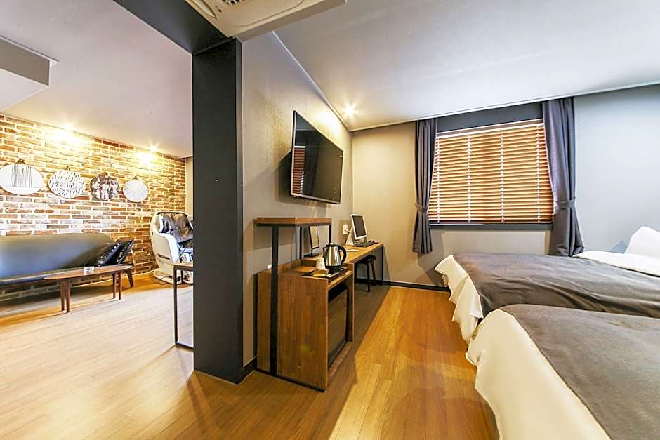 Changwon Brown-dot Hotel Myeongseo
