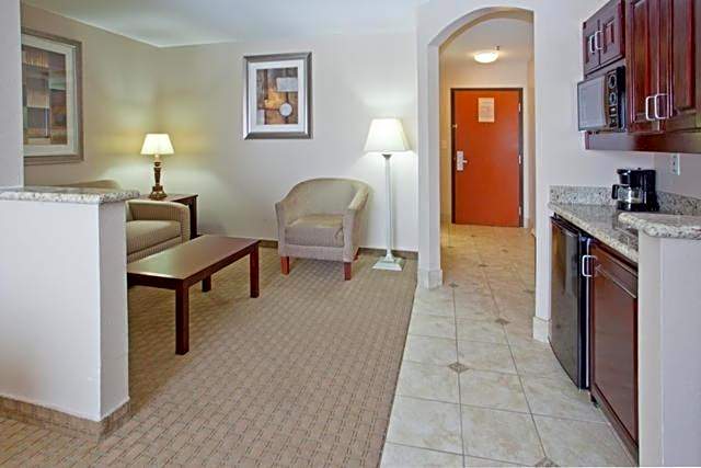 Holiday Inn Express & Suites College Station by IHG