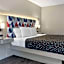 Days Inn & Suites by Wyndham Peachtree Corners/Norcross