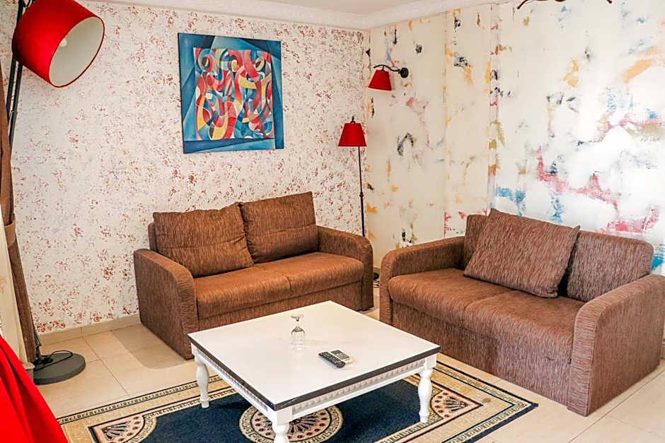 Noubou International Hotel AKWA