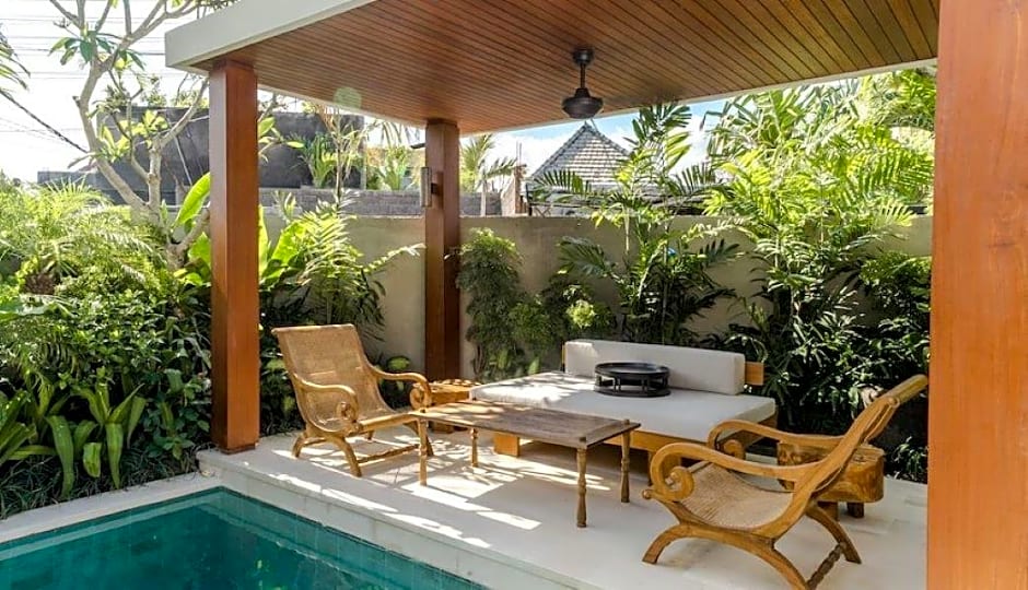 Elegant 5 Bedrooms private luxury villa in Canggu