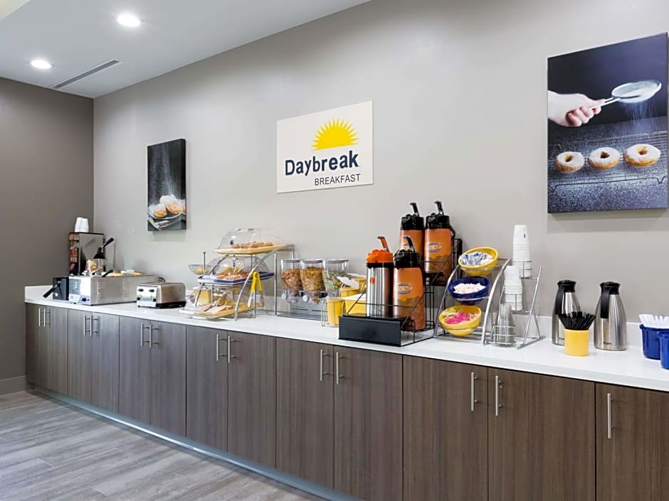 Days Inn & Suites by Wyndham Houston NW Cypress
