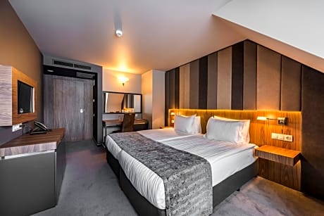 Deluxe Double Room with Free Parking