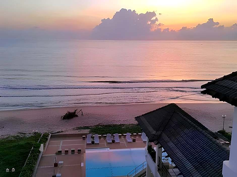 Khanom Golden Beach Hotel