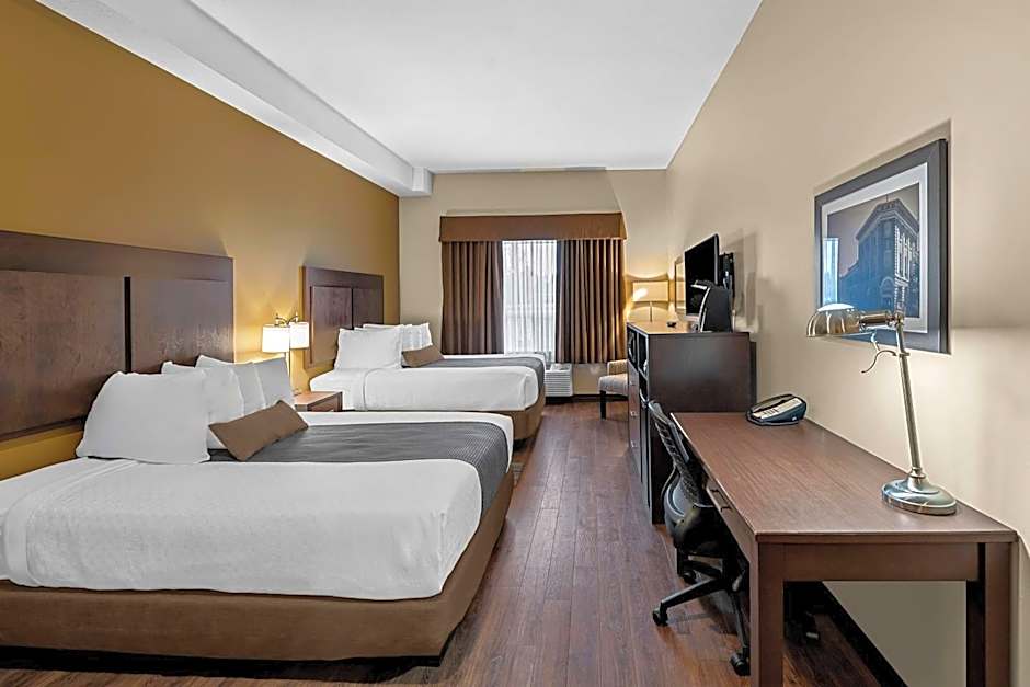 Best Western Plus Lacombe Inn & Suites