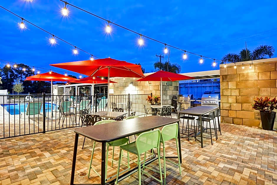 Home2 Suites by Hilton Daytona Beach Speedway, FL