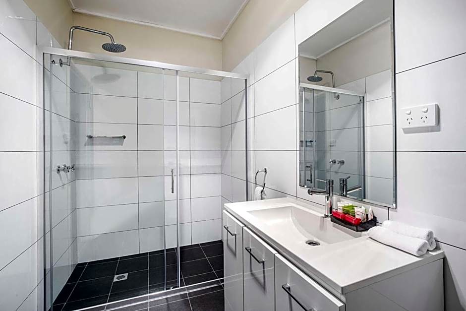 Nightcap at High Flyer Hotel