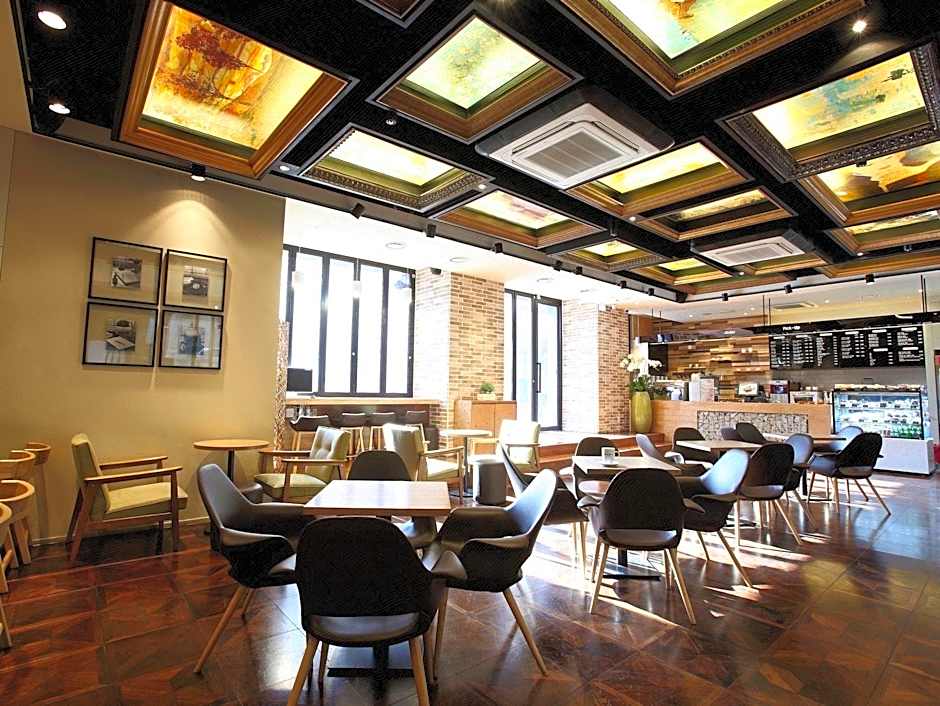 Hotel Hyundai by Lahan Ulsan