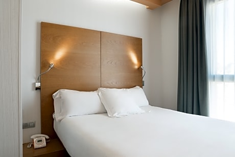 DOUBLE OR TWIN ROOM WITH VIEWS TO THE CATHEDRAL