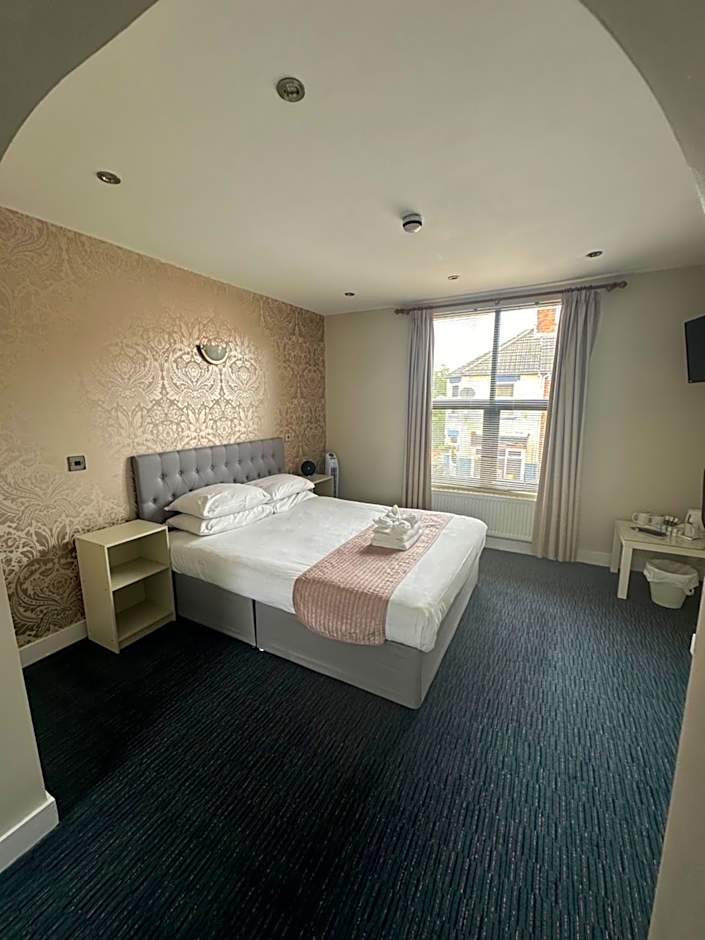 Rooms at The Ritz Complex