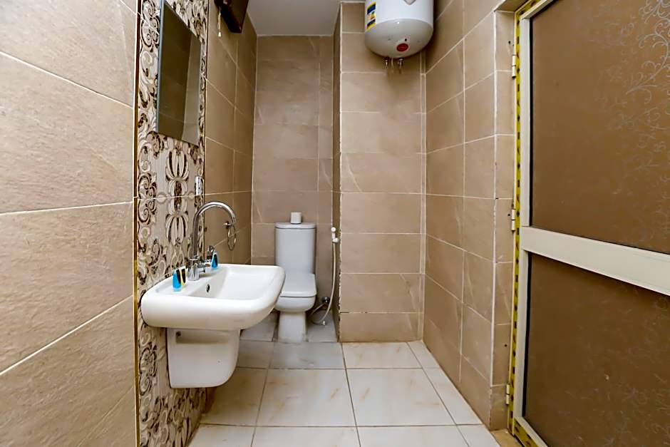 Pyramids Express View Hotel