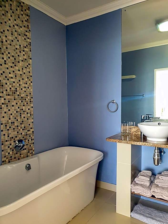 3ColoursBlue Guest House