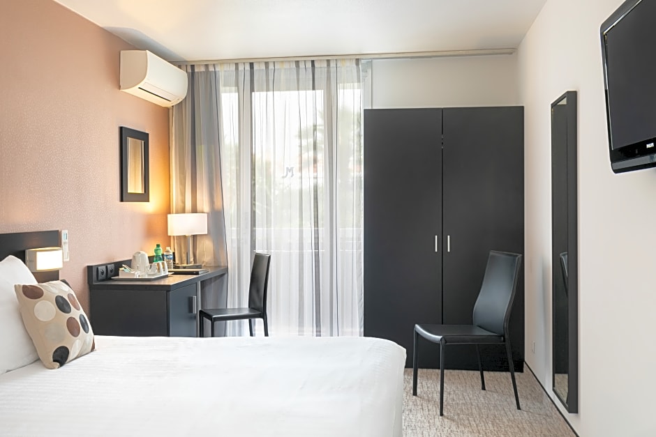 Photo 1 of 7 of Superior 1 King Bed