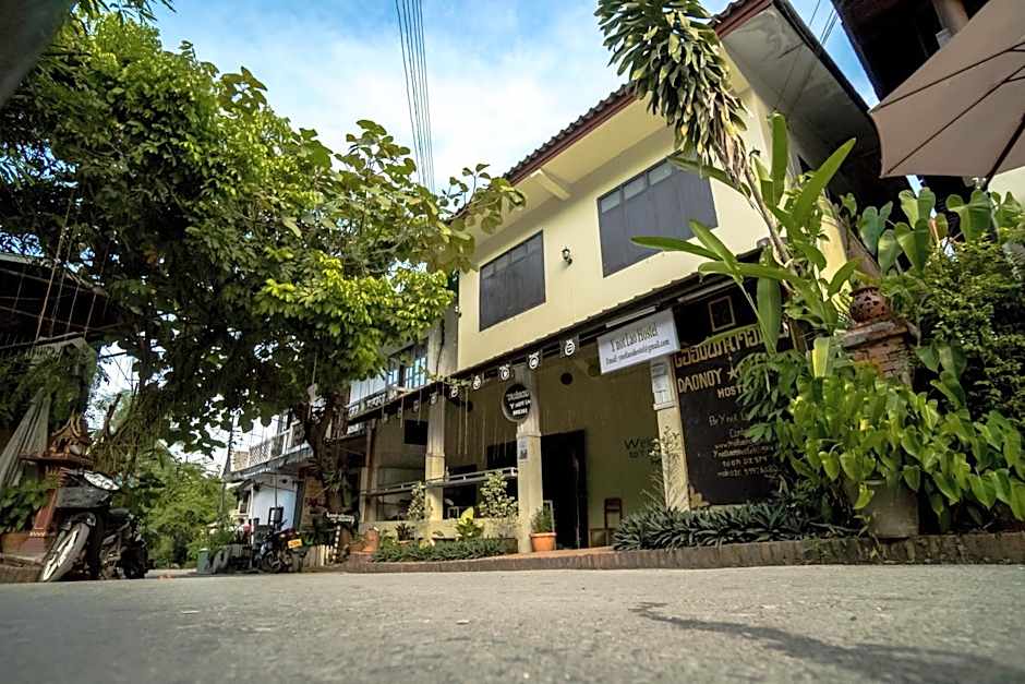 Y Not Laos Hostel