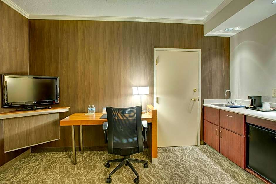 SpringHill Suites by Marriott Lawrence Downtown