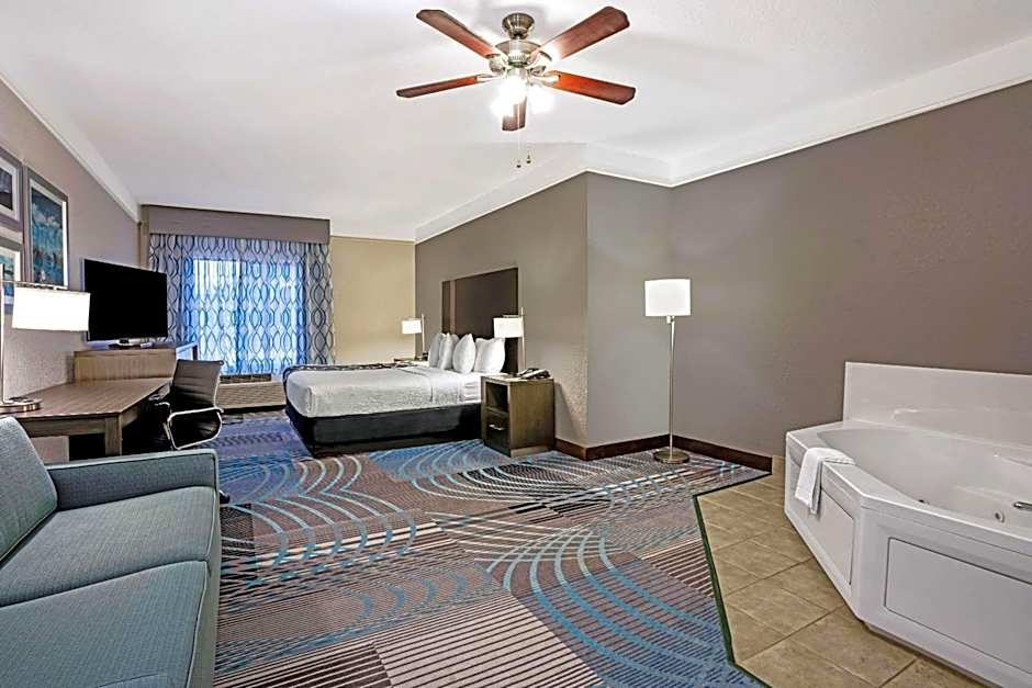 La Quinta Inn & Suites by Wyndham Conroe