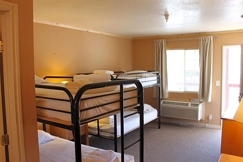 Whitney Portal Hotel And Hostel