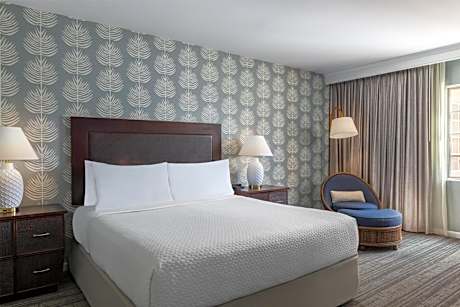 One-Bedroom King Suite with Marina View