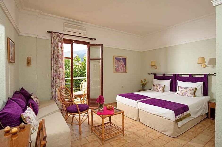 Photo 1 of 4 of Triple Room
