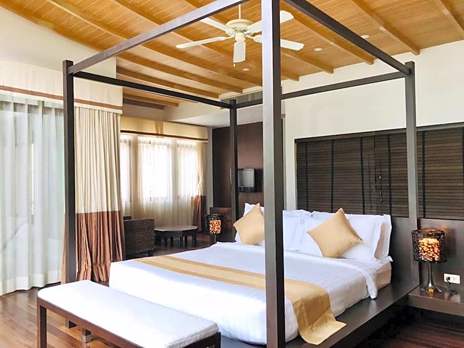 Amatapura Beachfront Villa 14, SHA Certified